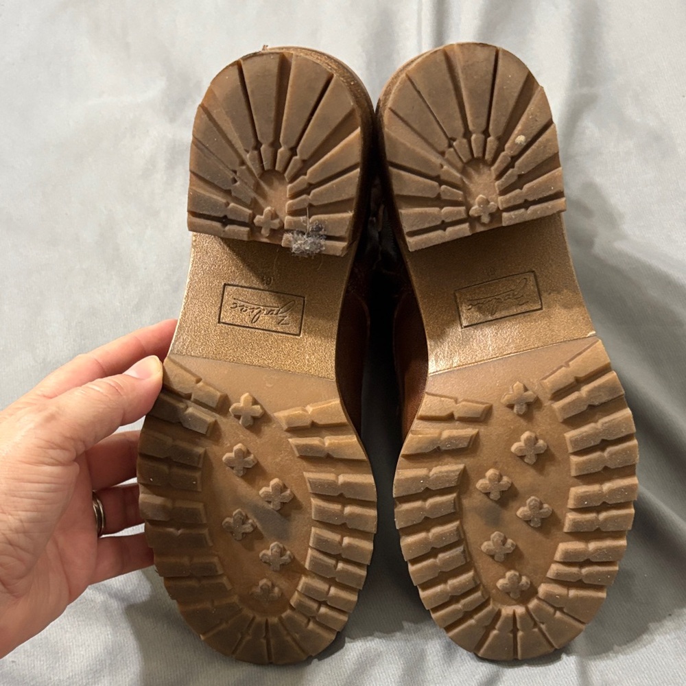 Zodiac Brown leather Ankle Boots. Size 6 1/2. - Picture 3 of 4